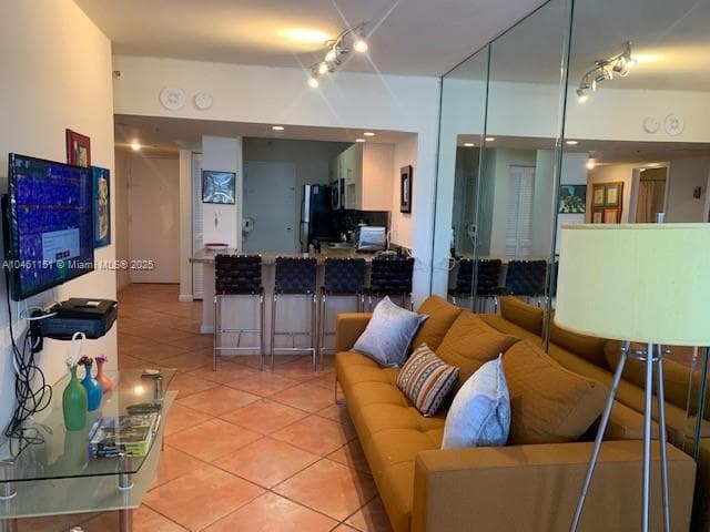 A10461151 — Miami Beach — 4