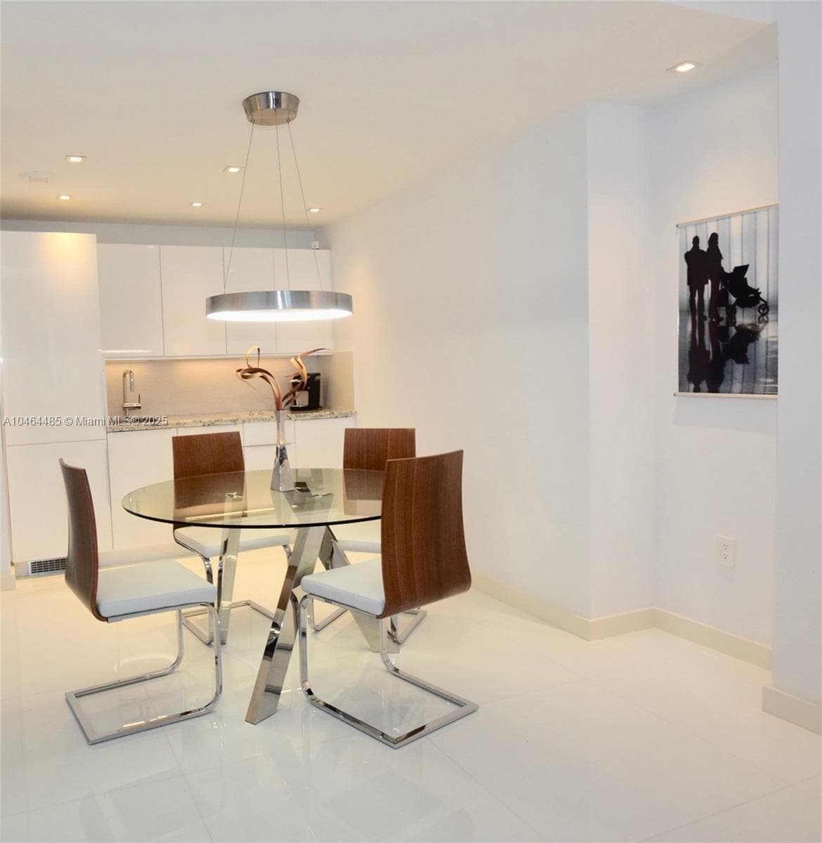 A10464485 — Miami Beach — 13