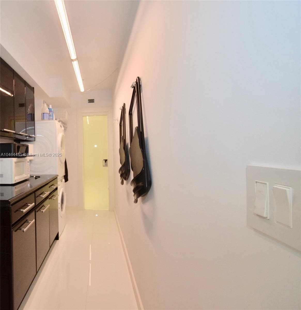 A10464485 — Miami Beach — 17
