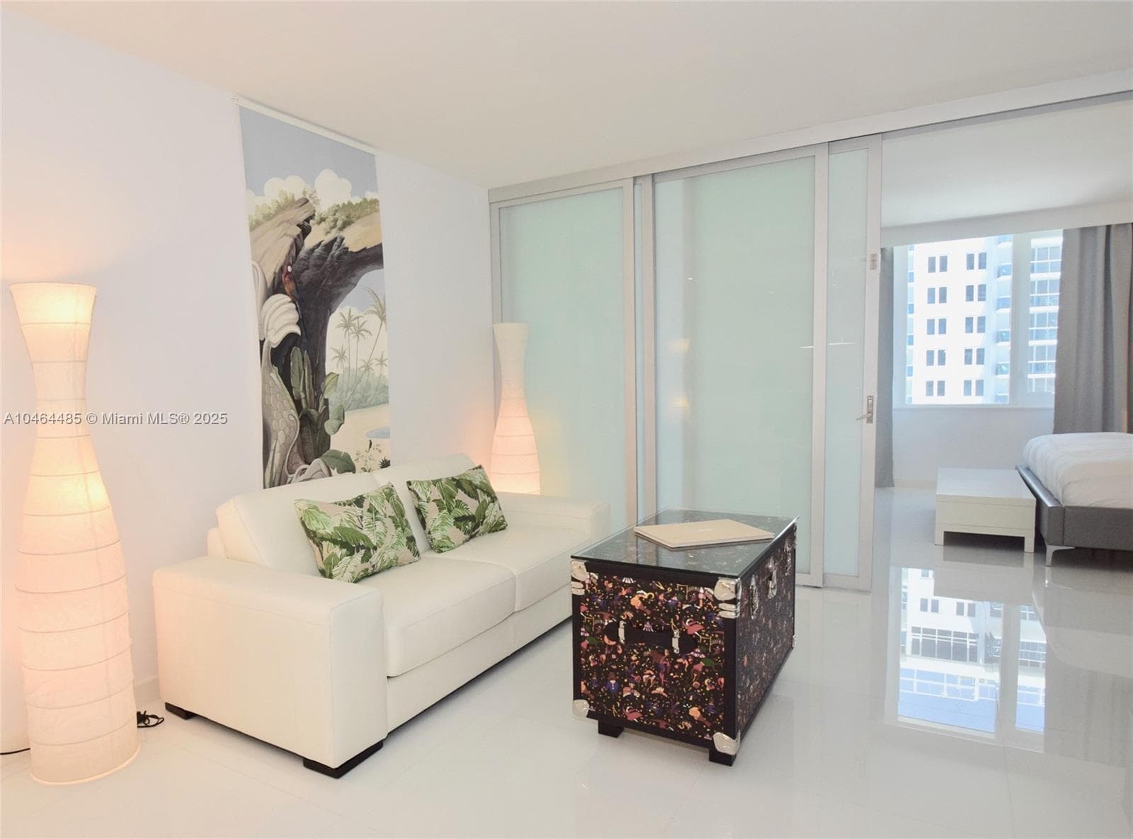 A10464485 — Miami Beach — 12