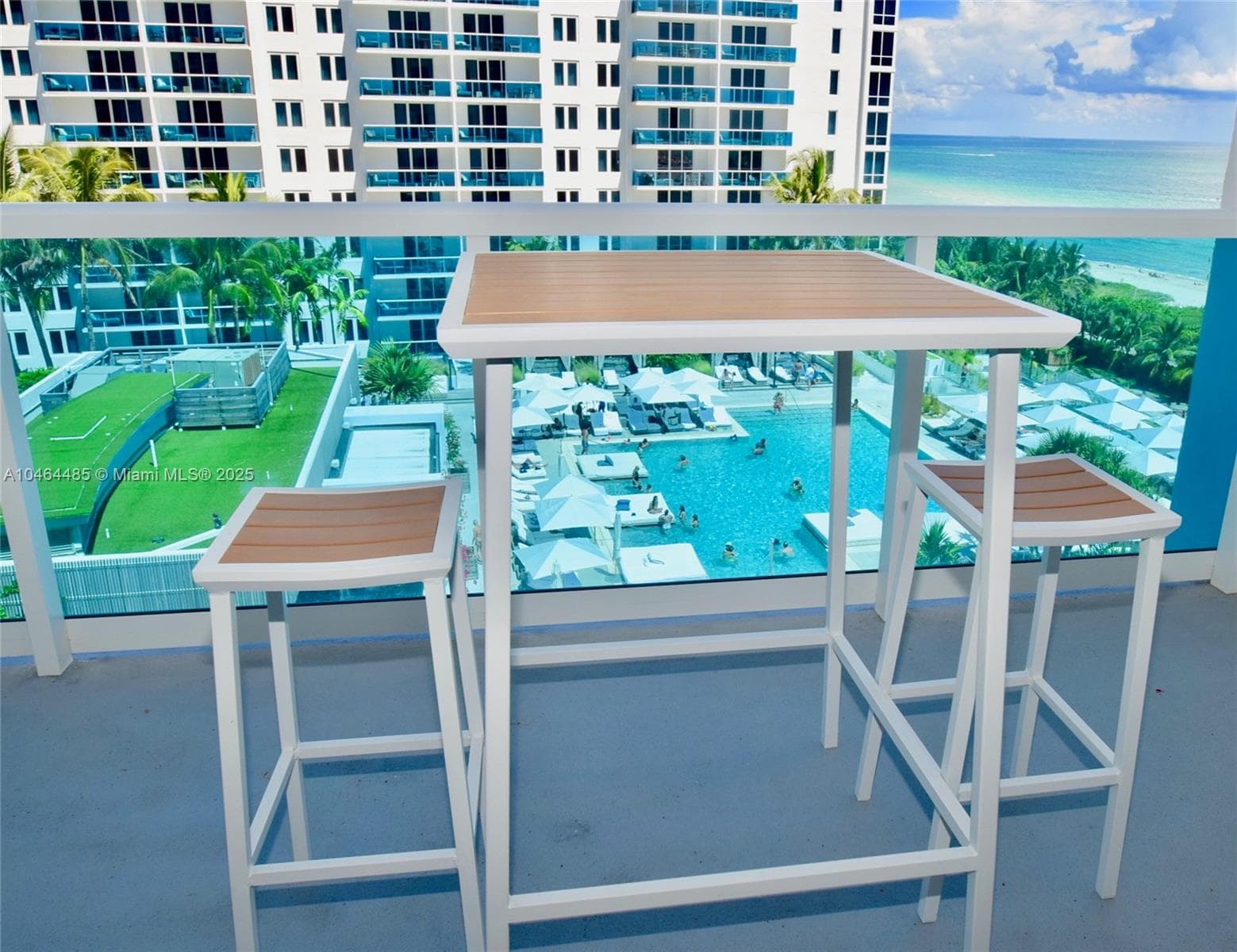 A10464485 — Miami Beach