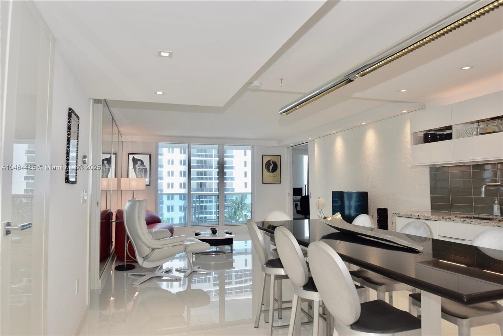 A10464485 — Miami Beach — 5