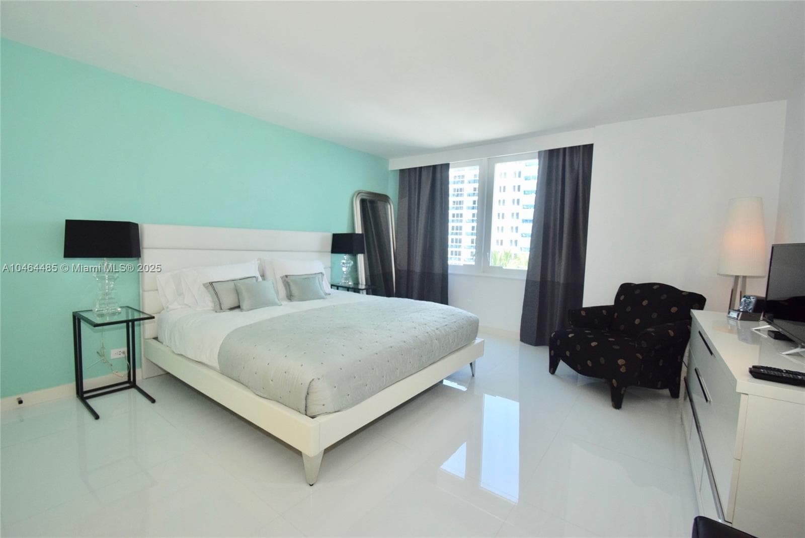 A10464485 — Miami Beach — 18