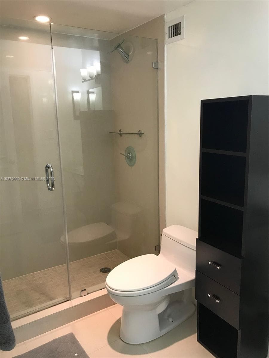 A10875660 — Miami Beach — 19