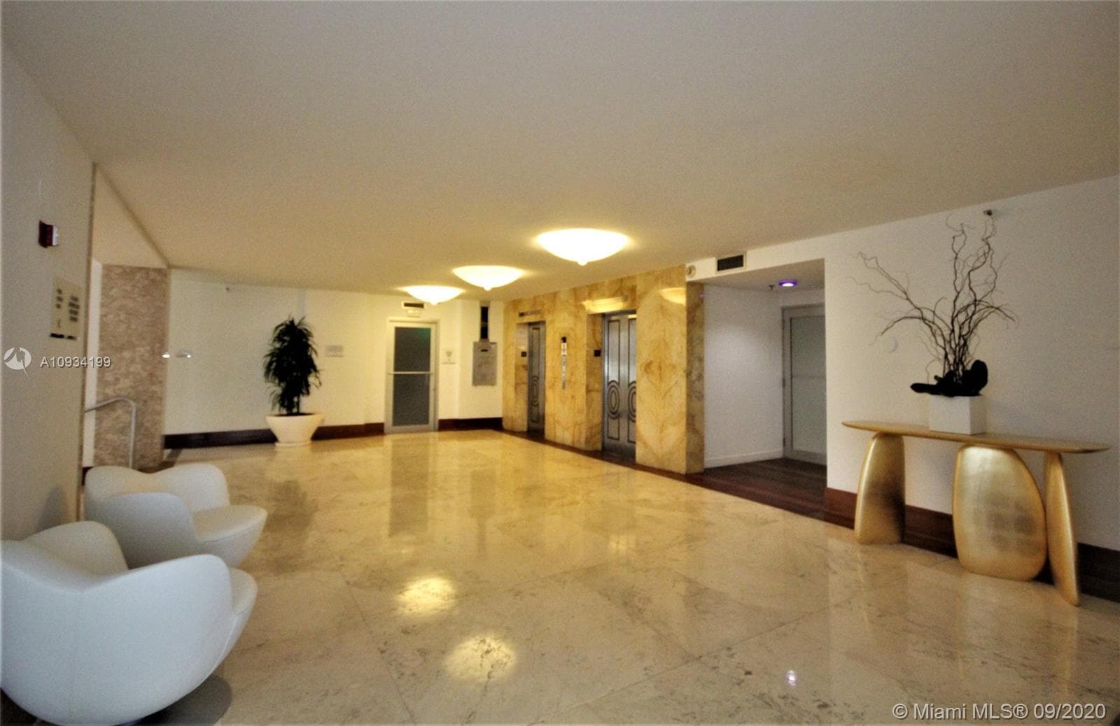 A10934199 — Miami Beach — 27
