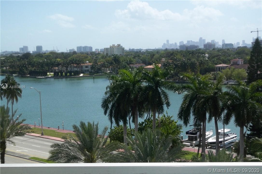 A10934199 — Miami Beach — 2