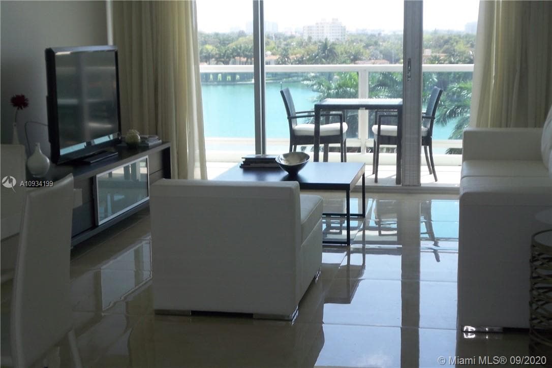 A10934199 — Miami Beach — 25