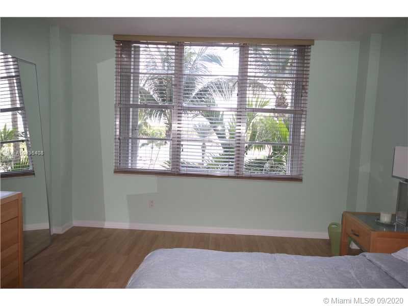 A10935408 — Miami Beach — 16