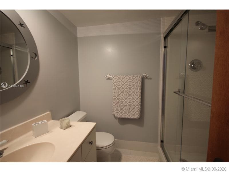A10935408 — Miami Beach — 22
