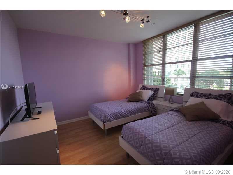 A10935408 — Miami Beach — 20