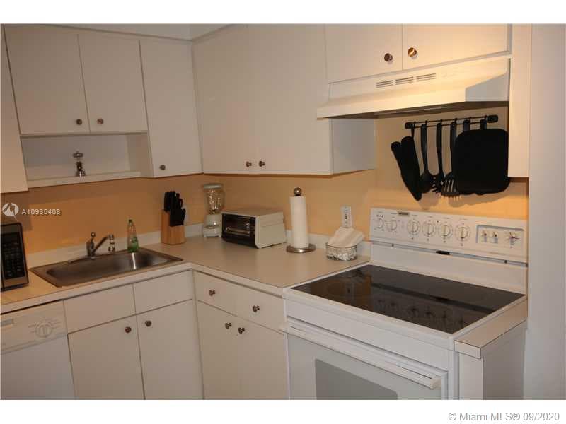 A10935408 — Miami Beach — 9