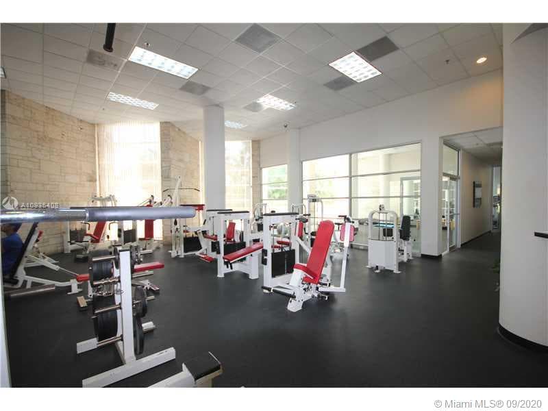 A10935408 — Miami Beach — 38