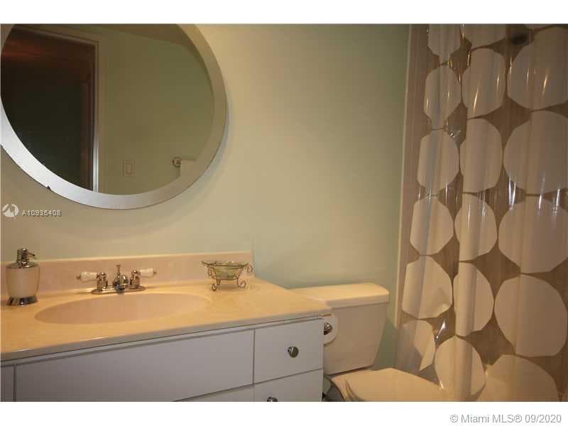 A10935408 — Miami Beach — 18