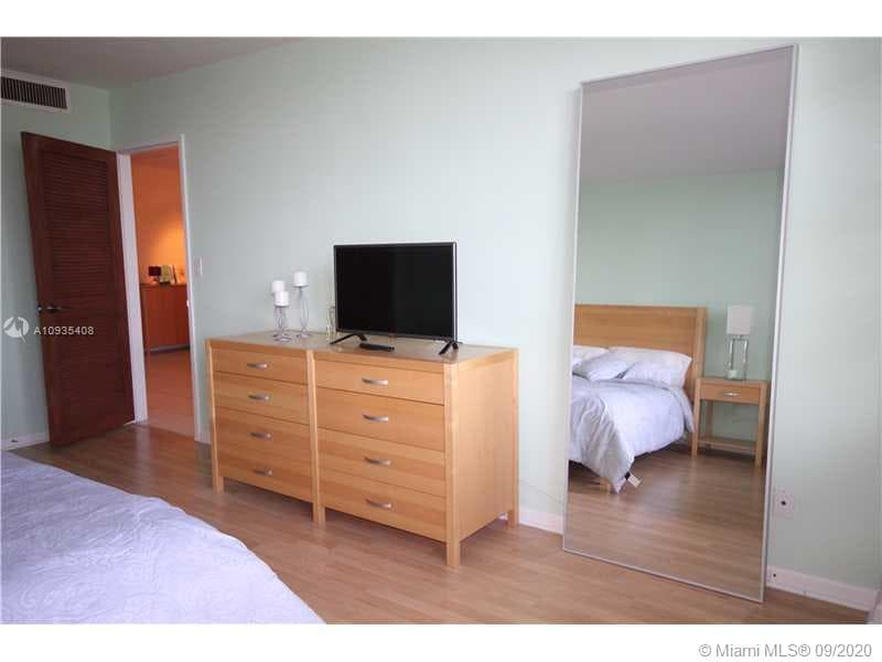 A10935408 — Miami Beach — 15