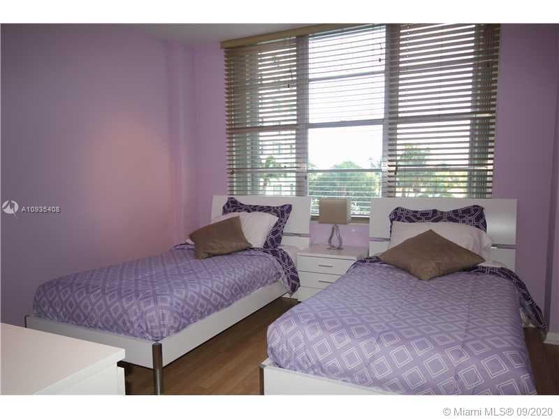 A10935408 — Miami Beach — 19