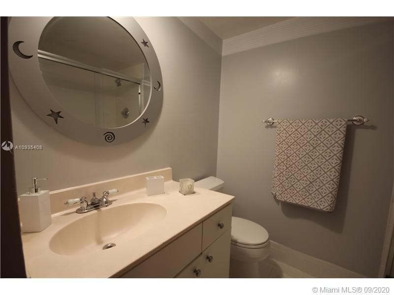 A10935408 — Miami Beach — 21