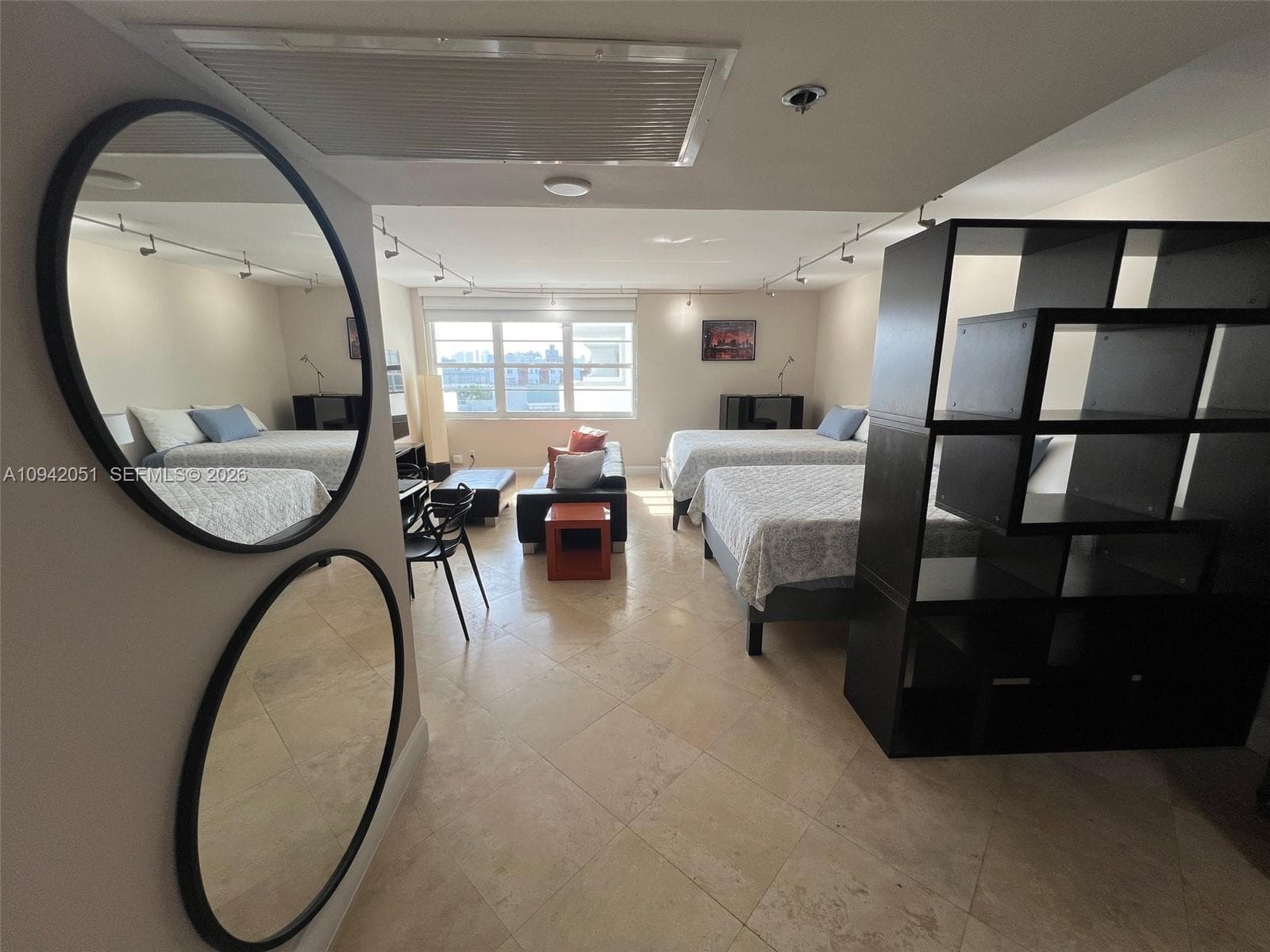 A10942051 — Miami Beach — 10