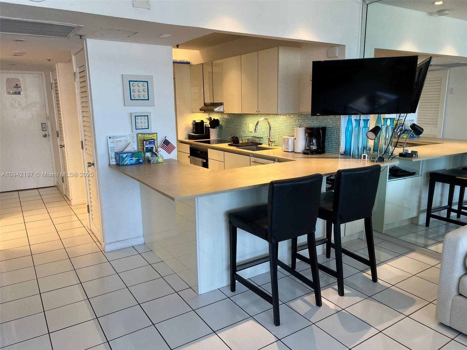 A10942187 — Miami Beach — 16