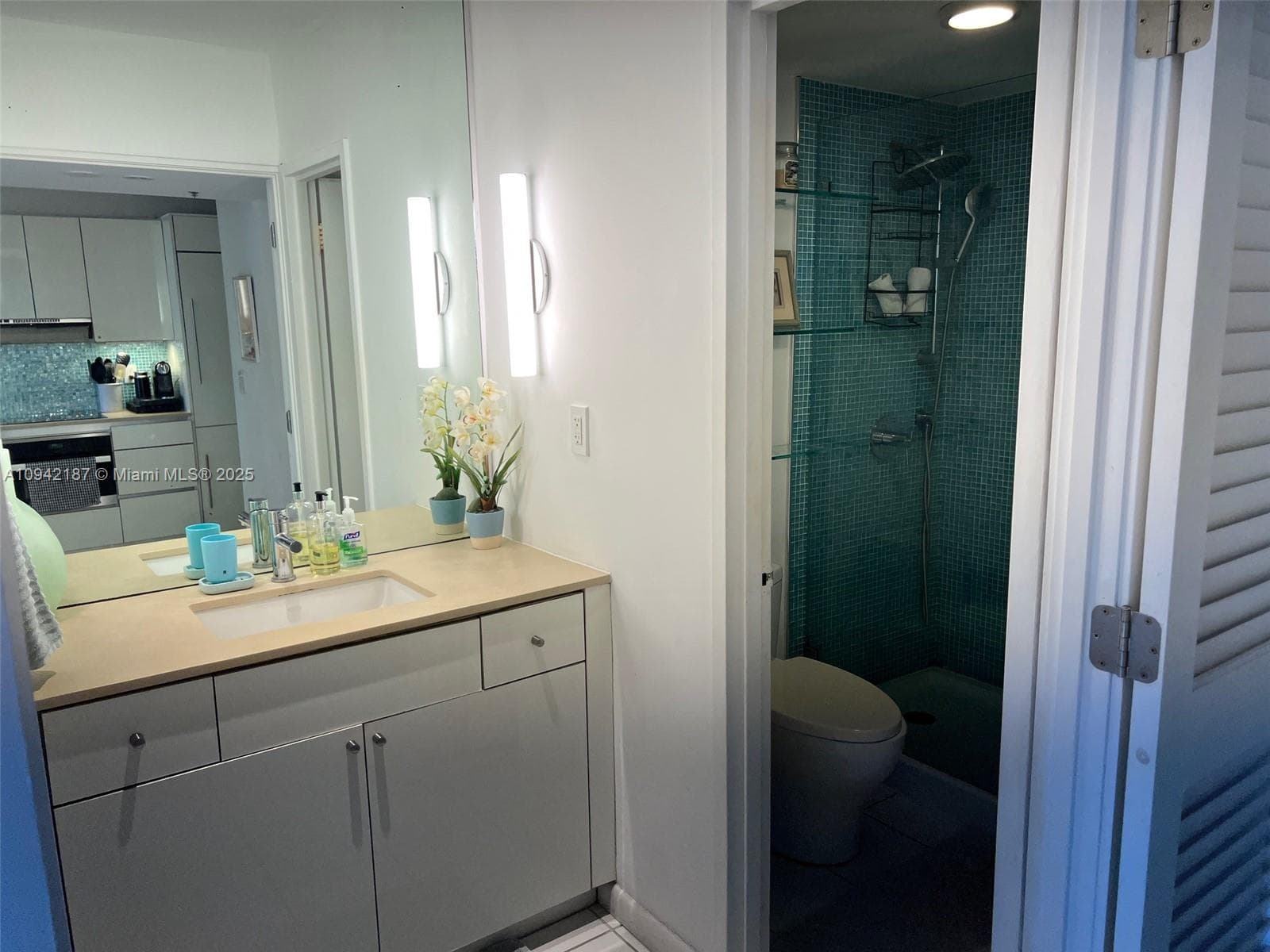 A10942187 — Miami Beach — 24
