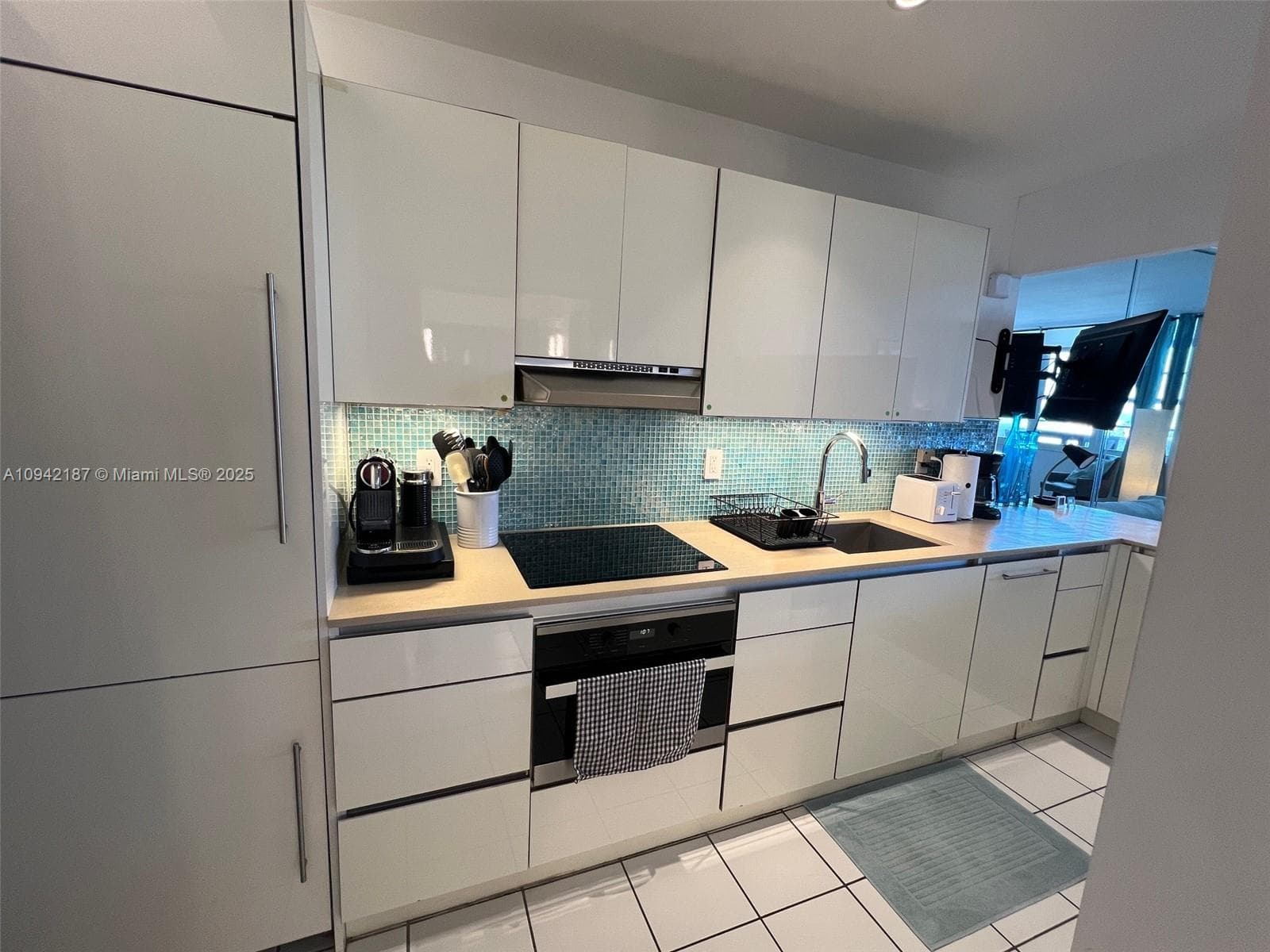 A10942187 — Miami Beach — 18