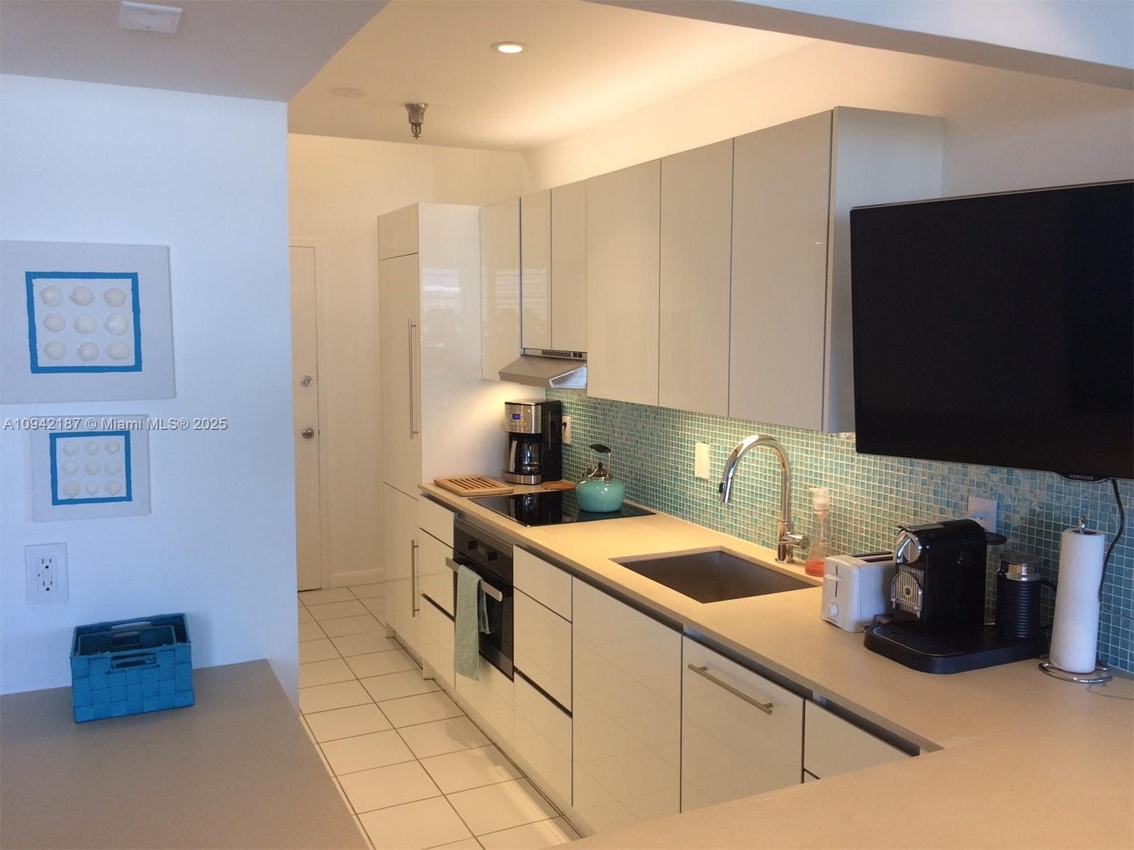 A10942187 — Miami Beach — 19
