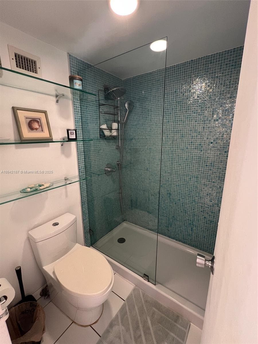 A10942187 — Miami Beach — 21