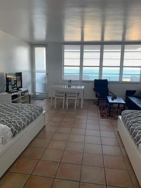 A10947614 — Miami Beach — 2