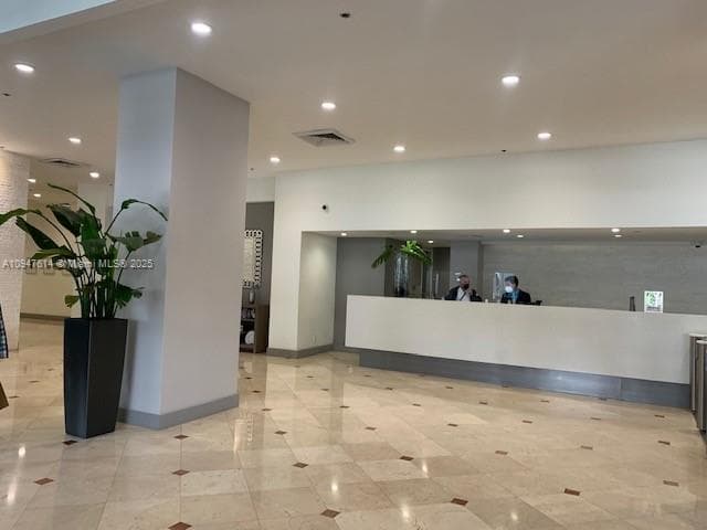 A10947614 — Miami Beach — 16