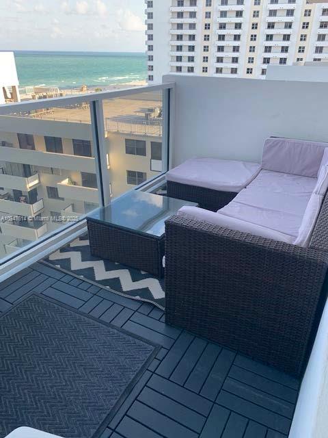 A10947614 — Miami Beach — 9