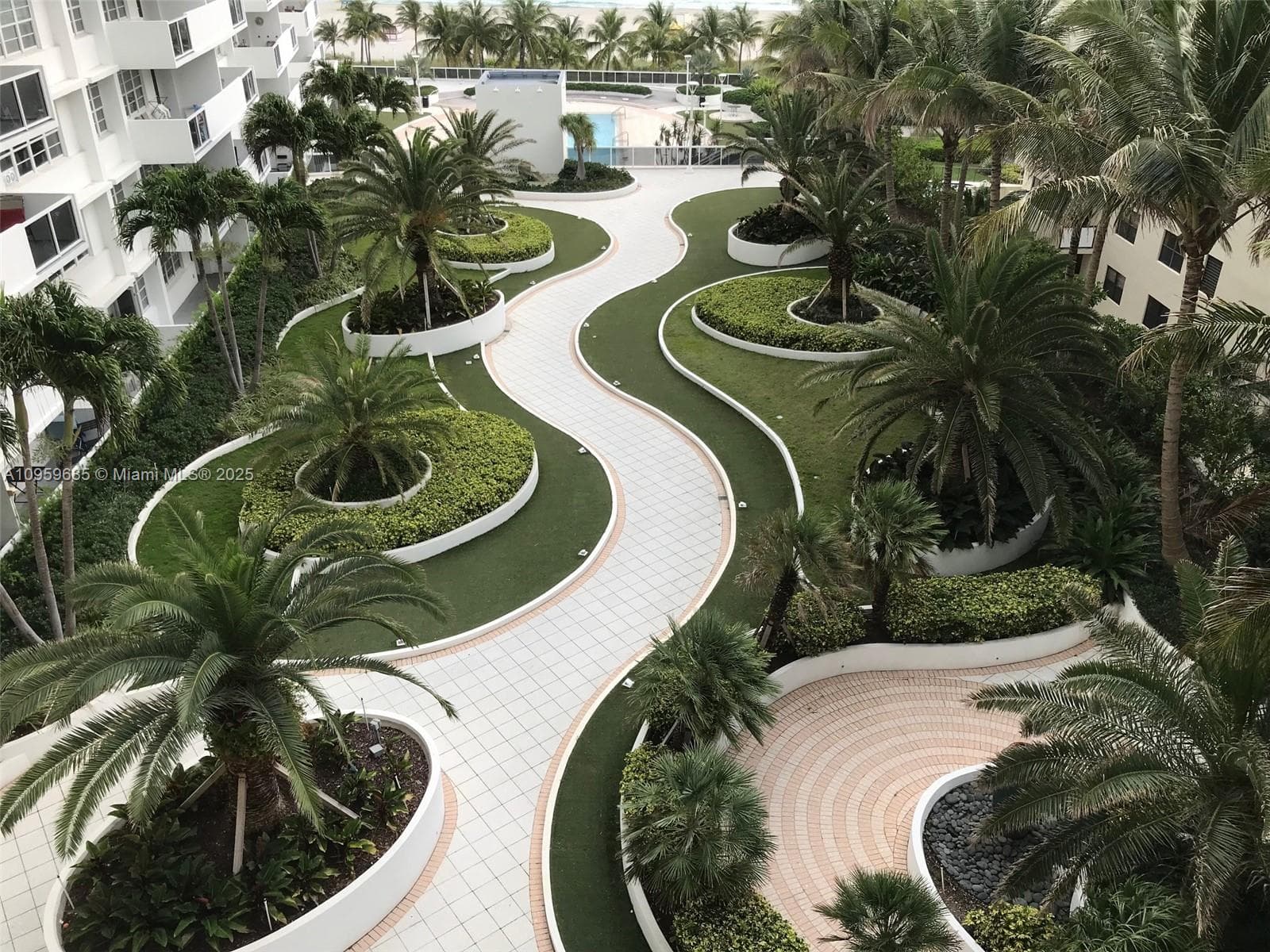 A10959685 — Miami Beach — 2