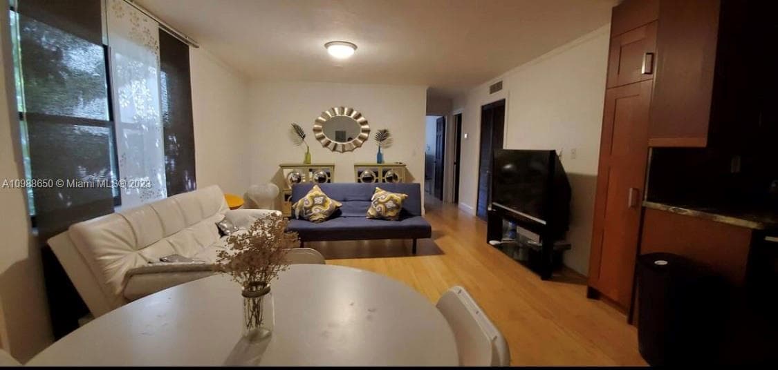 A10988650 — Miami Beach — 8