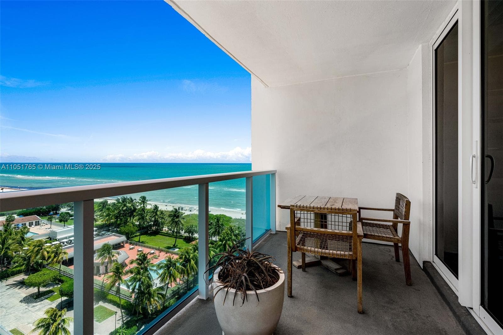 A11051765 — Miami Beach — 2