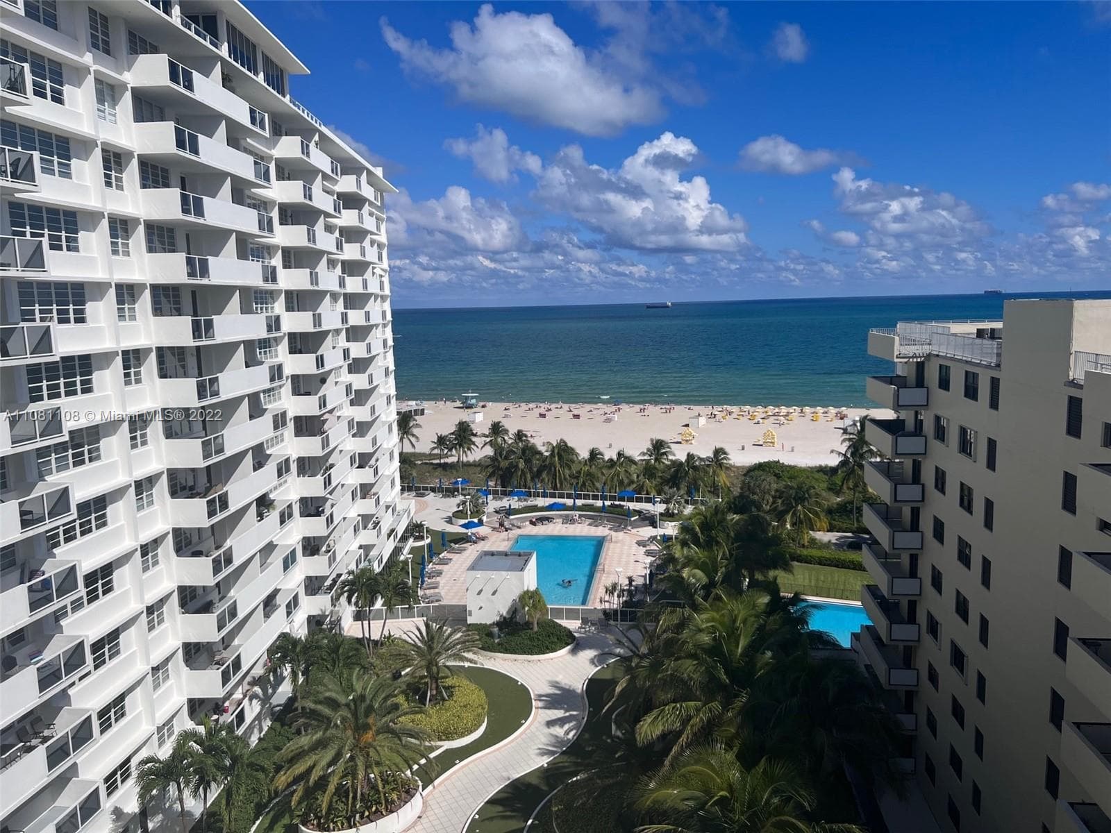 A11081108 — Miami Beach — 22