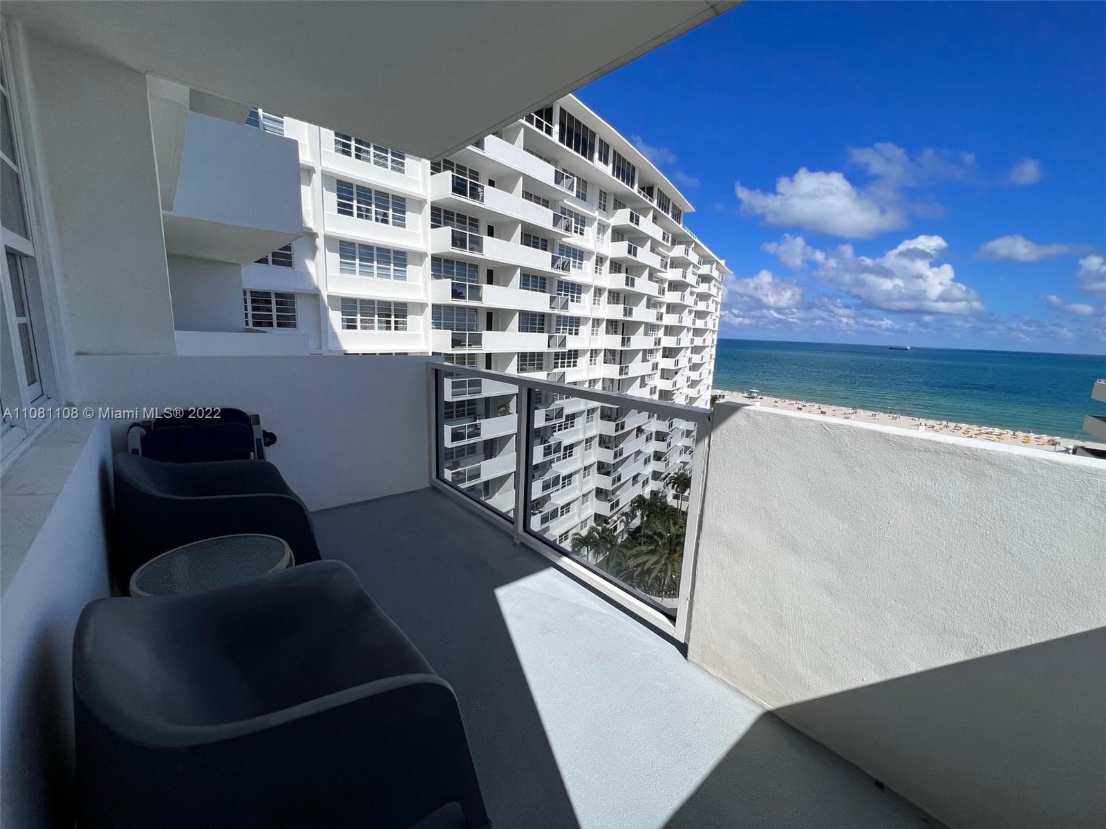A11081108 — Miami Beach — 20