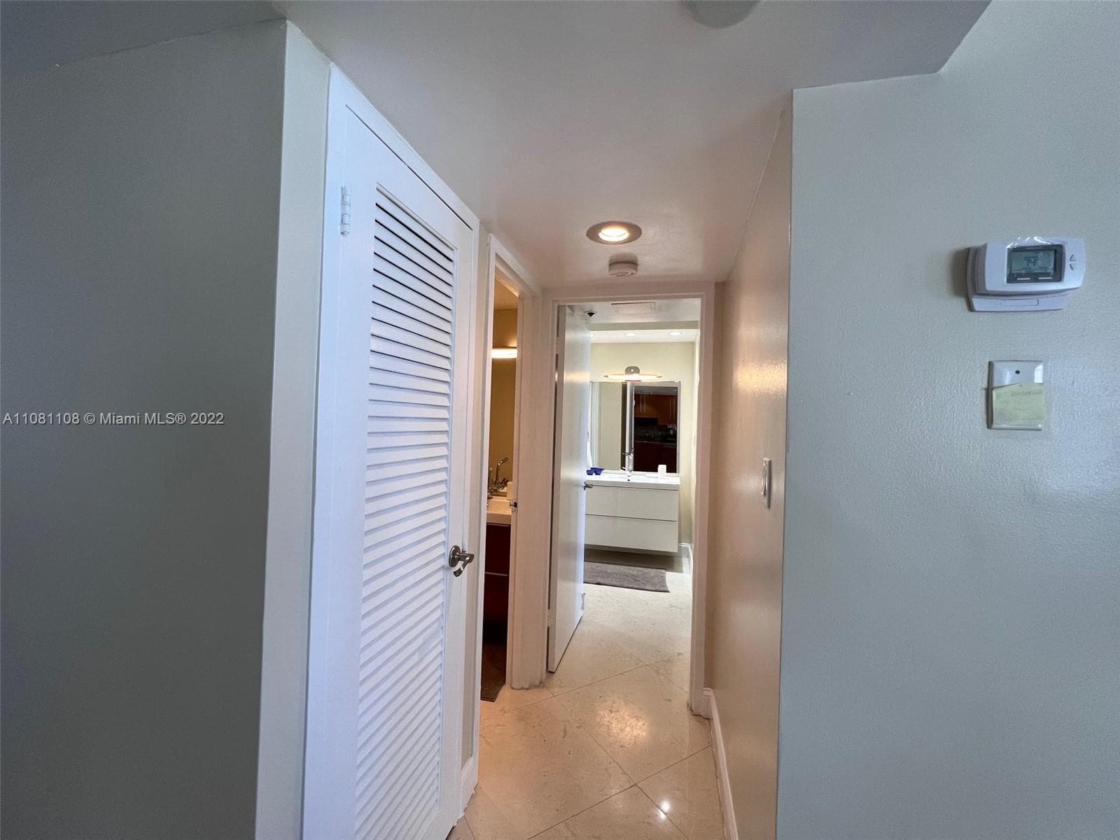 A11081108 — Miami Beach — 10
