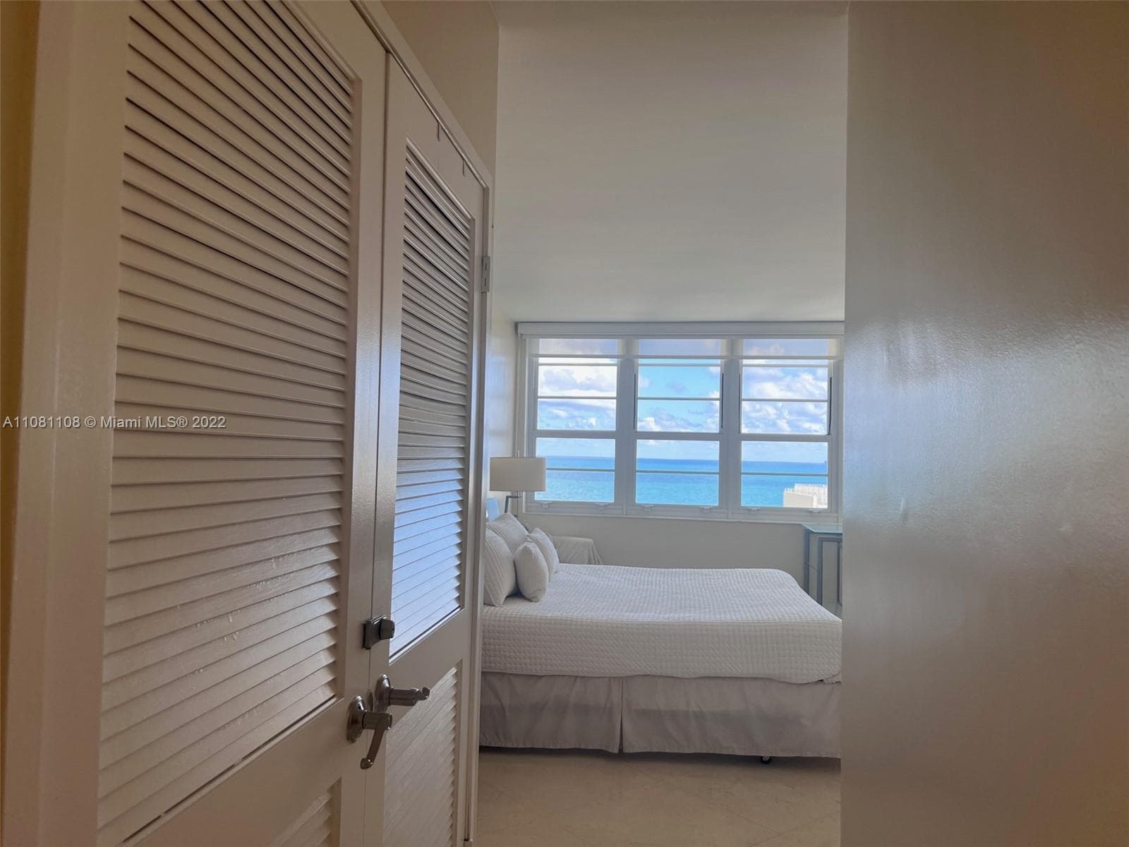 A11081108 — Miami Beach — 14