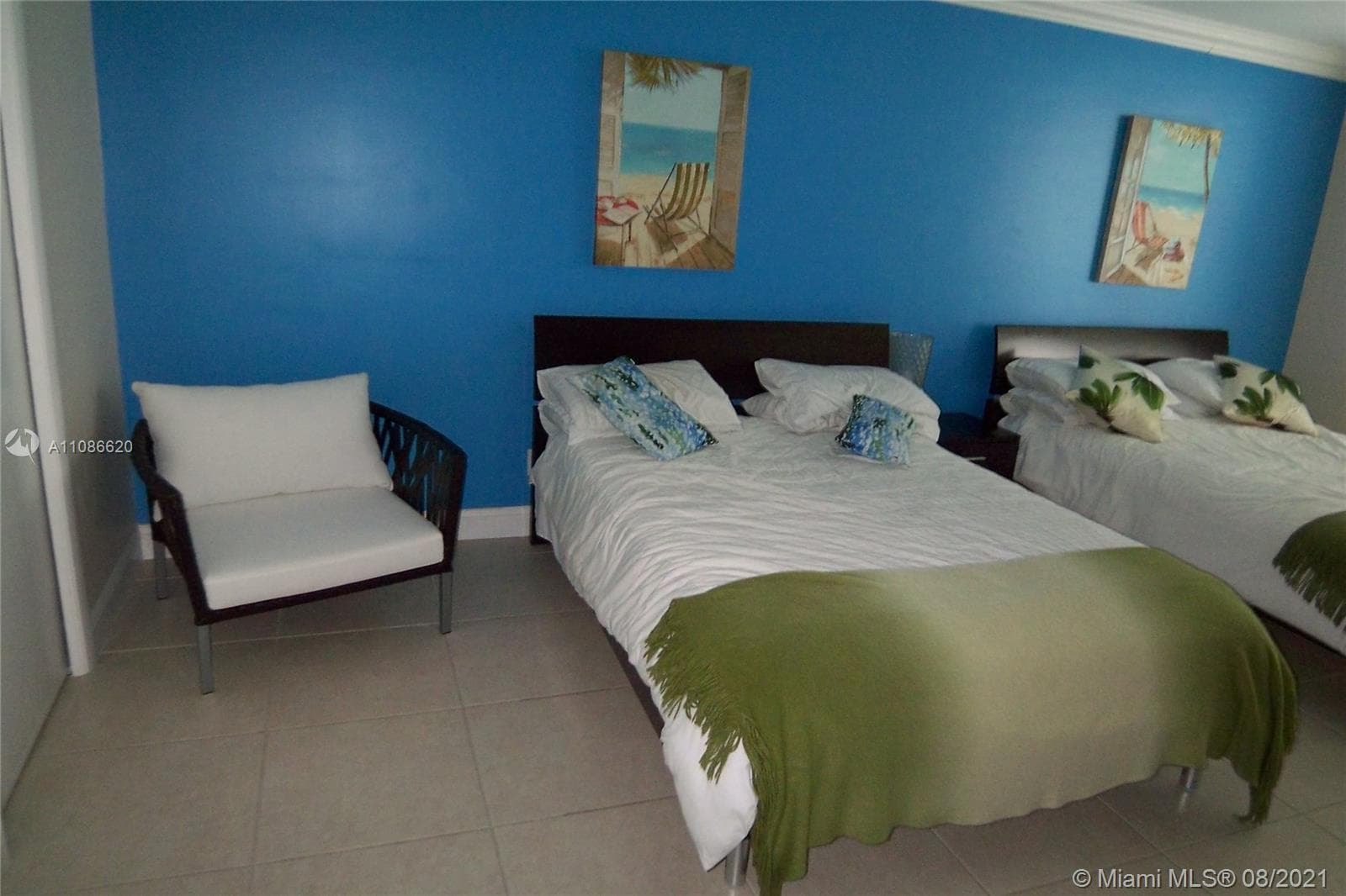 A11086620 — Miami Beach — 16