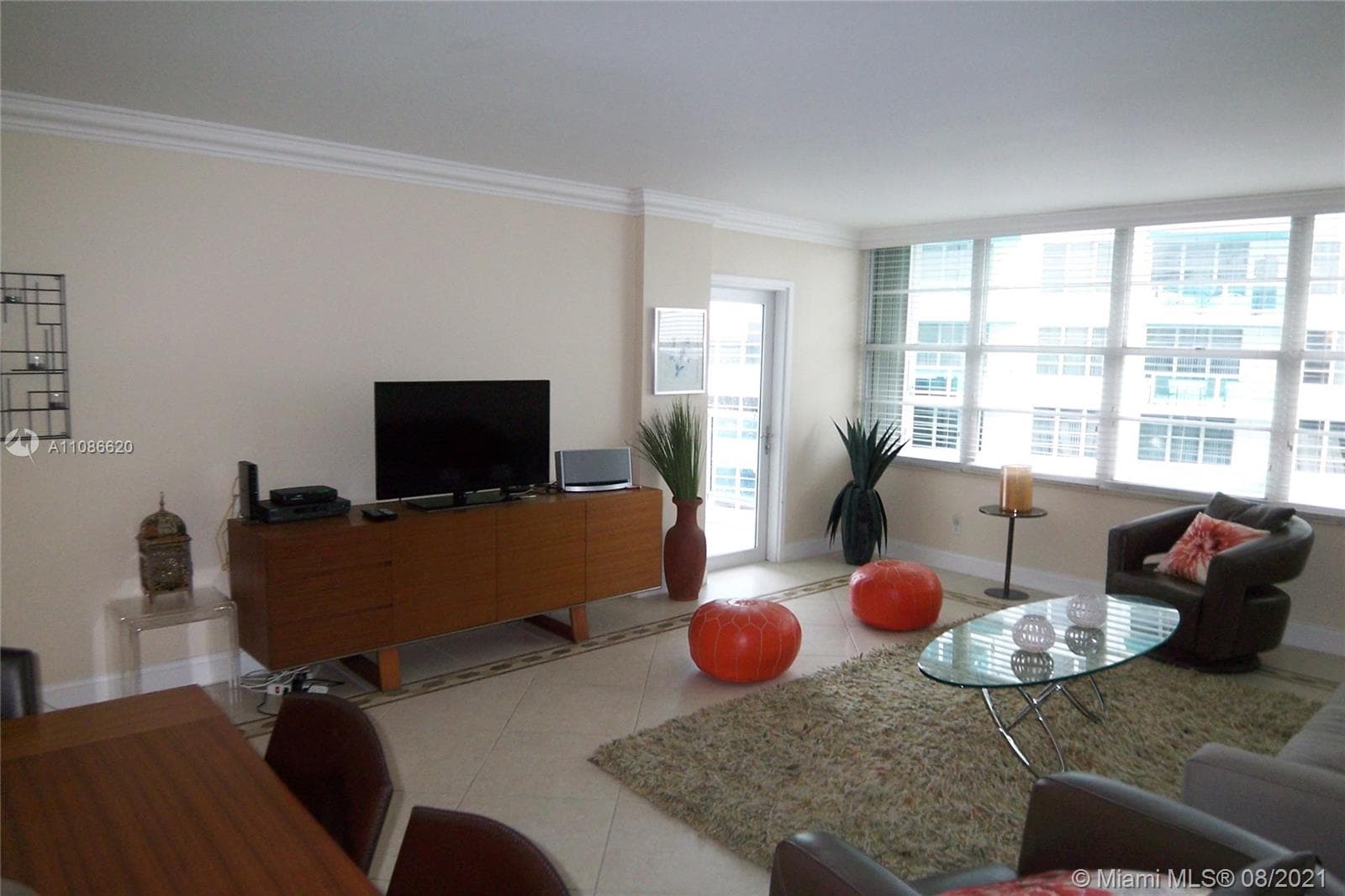 A11086620 — Miami Beach — 7