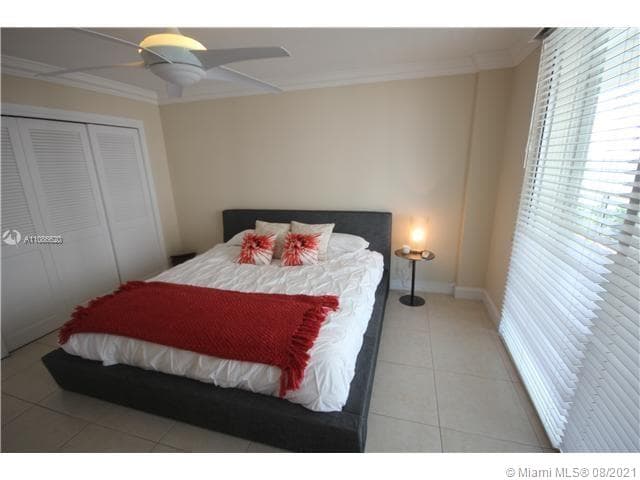 A11086620 — Miami Beach — 14
