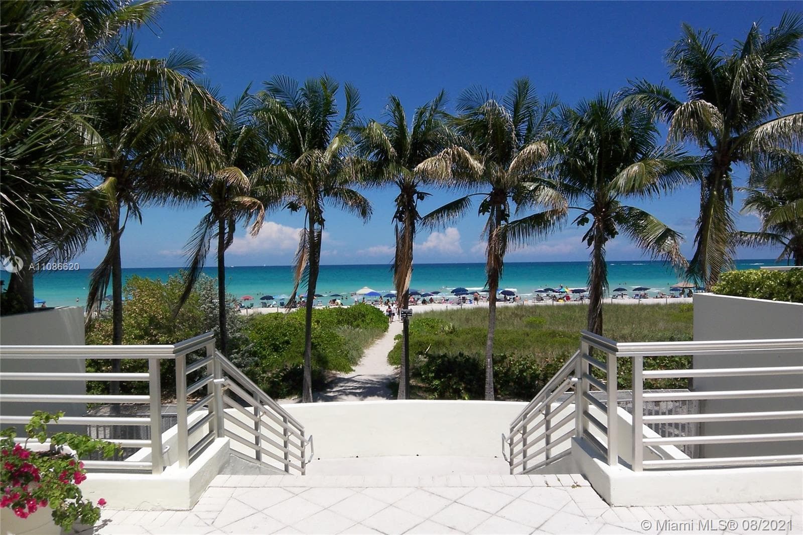 A11086620 — Miami Beach — 31