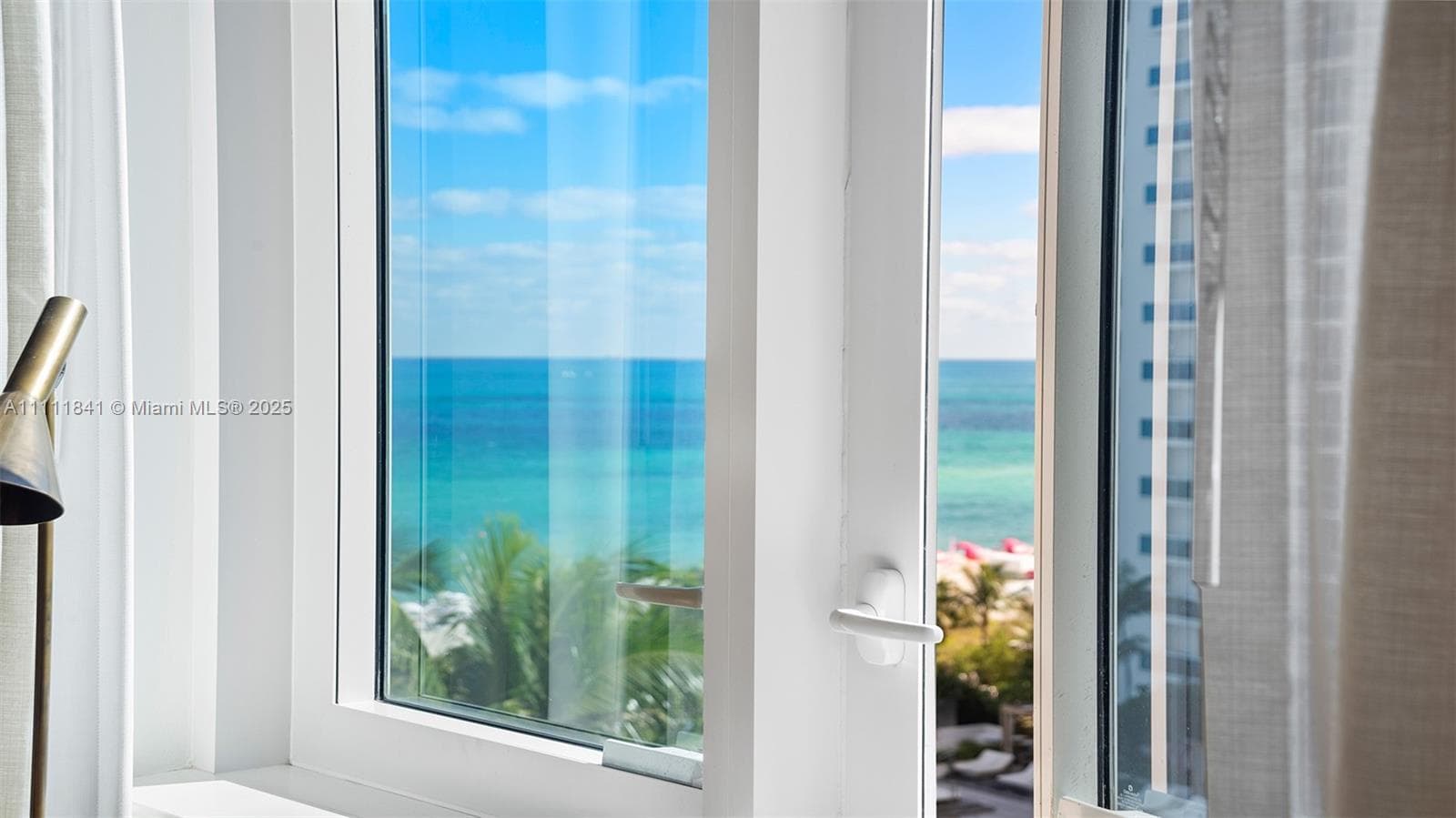 A11111841 — Miami Beach — 44