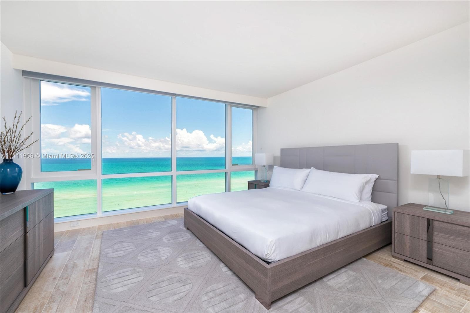 A11111908 — Miami Beach — 12