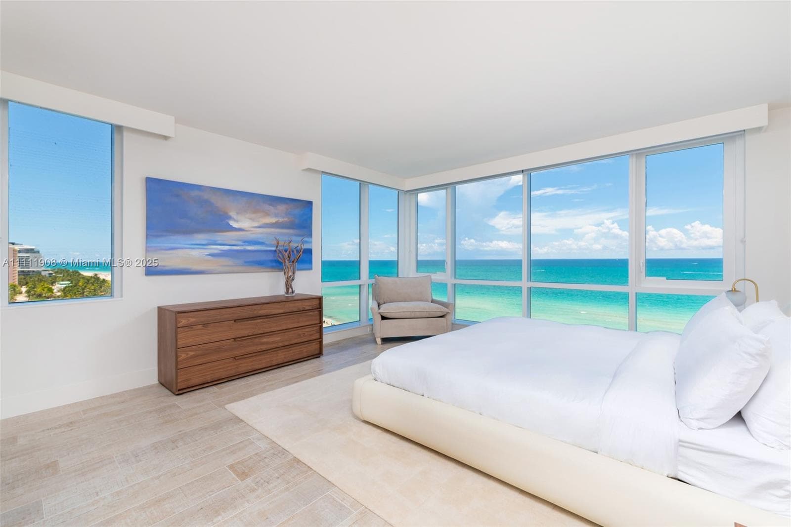 A11111908 — Miami Beach