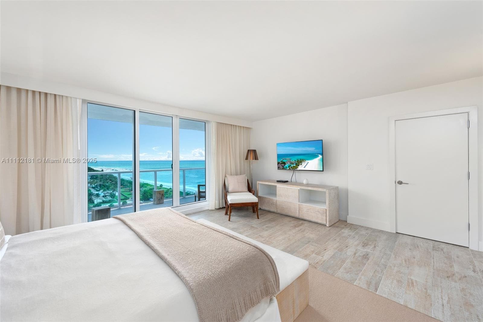 A11112181 — Miami Beach — 5