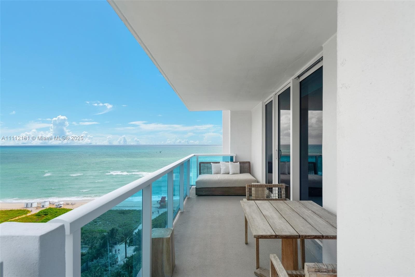 A11112181 — Miami Beach — 14