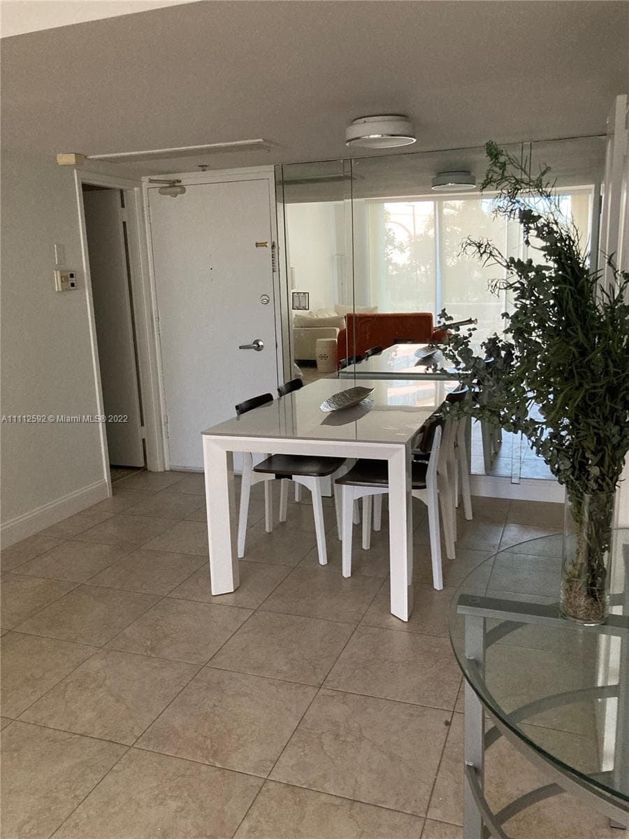 A11112592 — Miami Beach — 6