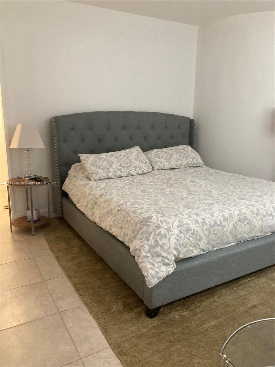 A11112592 — Miami Beach — 13