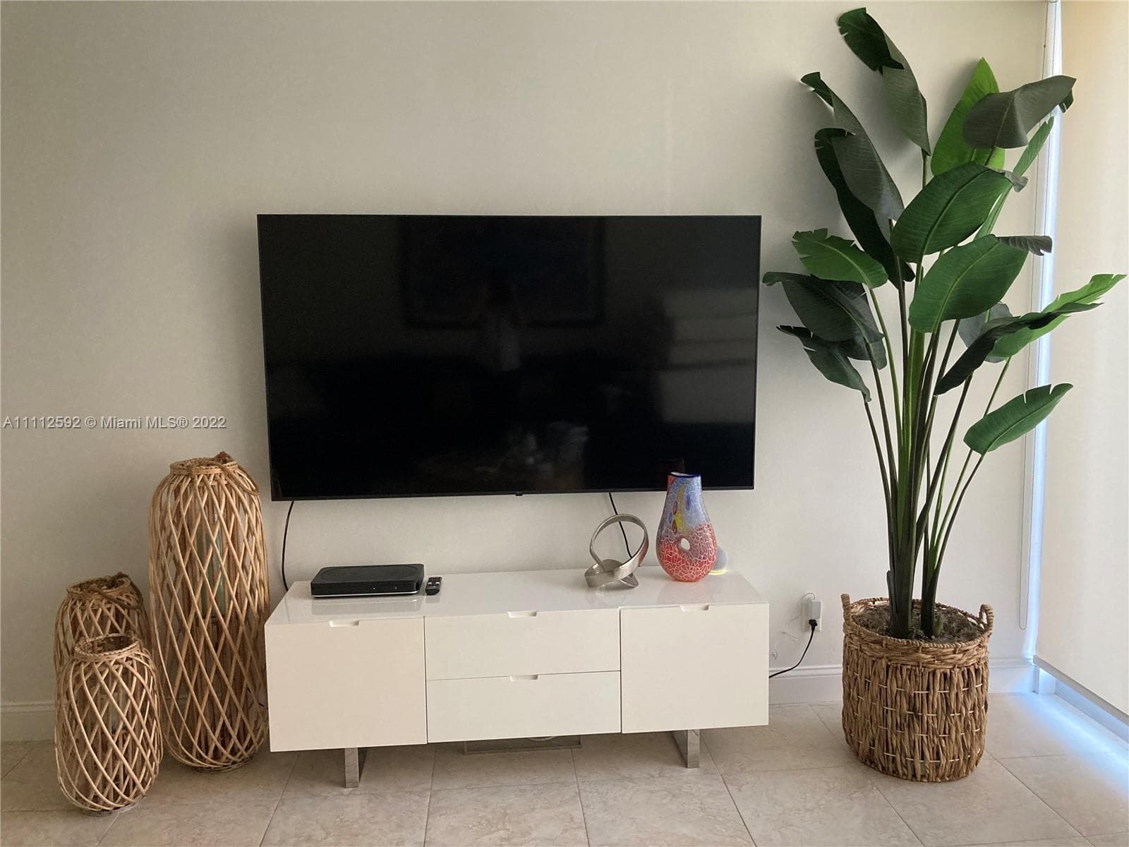 A11112592 — Miami Beach — 9
