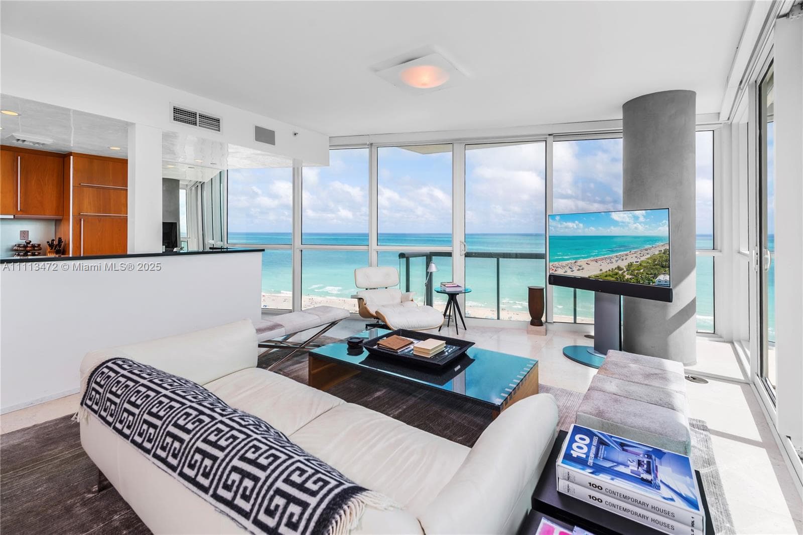 A11113472 — Miami Beach — 7