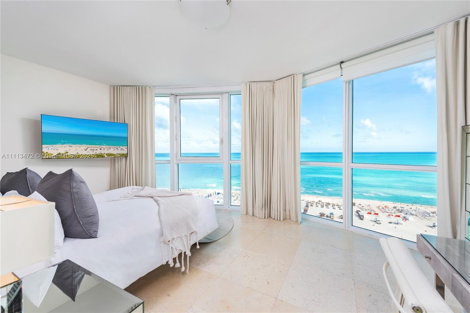 A11113472 — Miami Beach